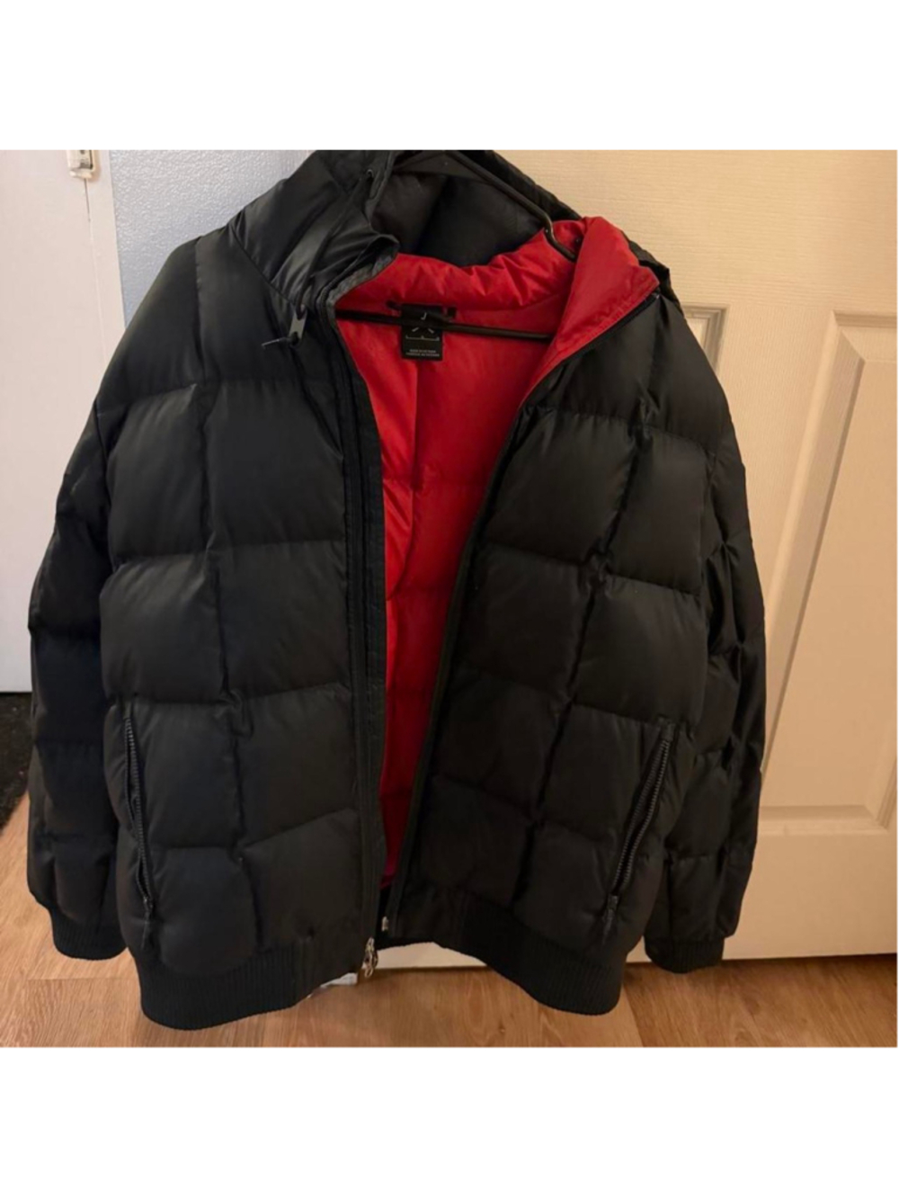 Jordan black puffer jacket with red lining, size L #puffer #winter